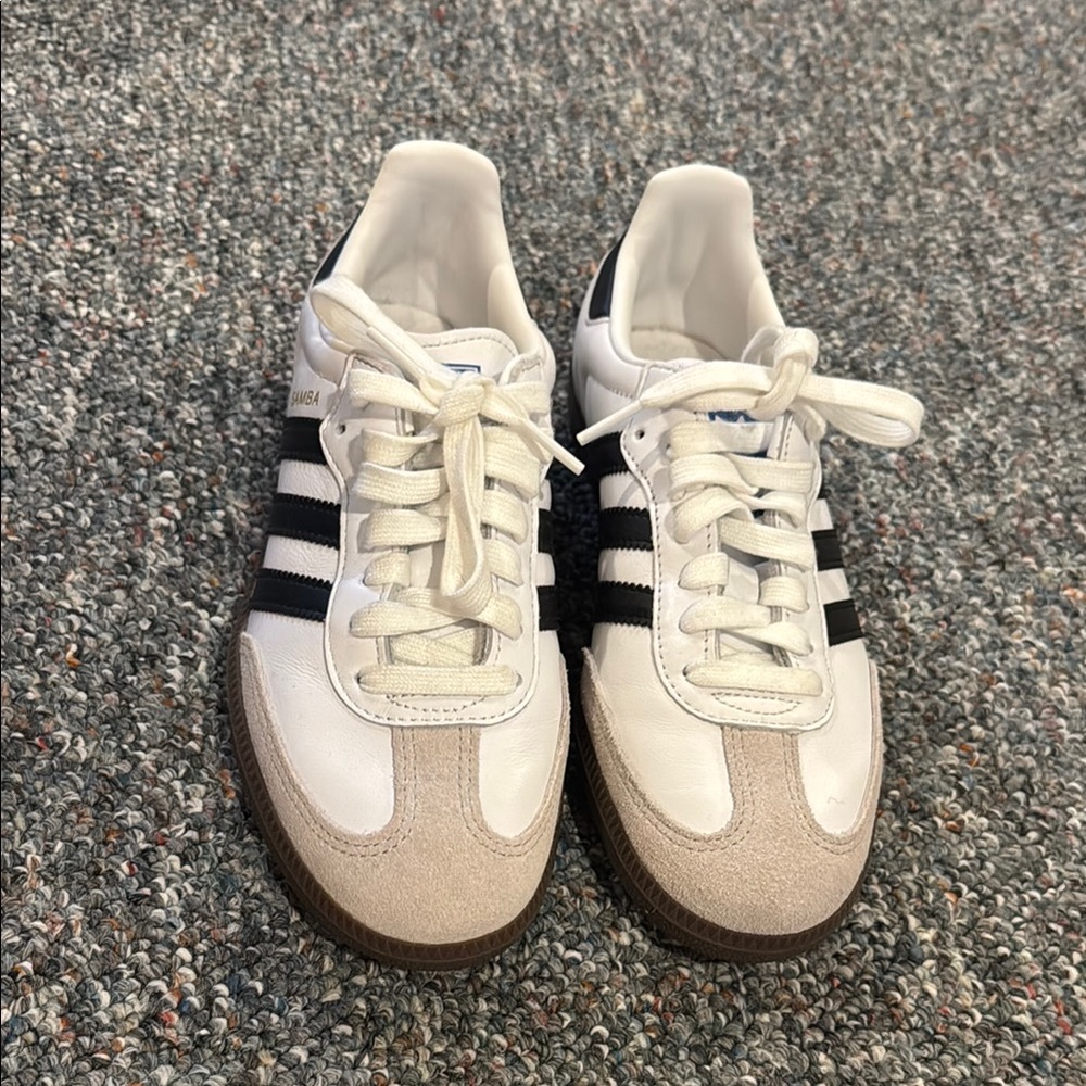 ADIDAS | Samba | 6.5 (Runs Large)
